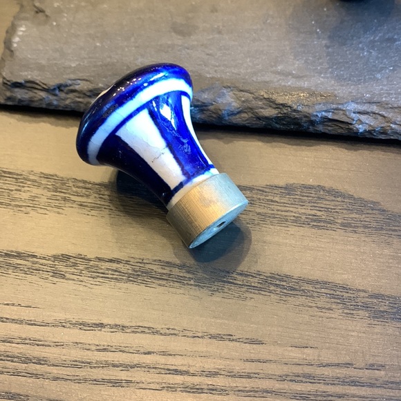 Porcelain and brass - handmade drawer pulls - 6 in total - Picture 3 of 7